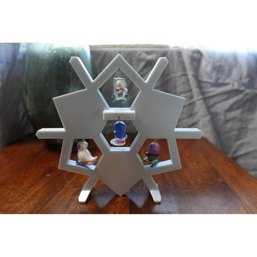 plastic free standing silver‎ snowflake ornaments holder with 4 mini ornaments